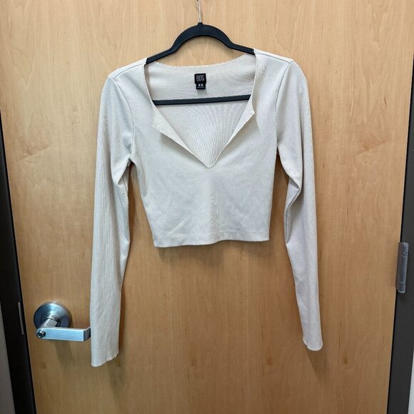 Urban Outfitters Ribbed Cream Long Sleeve Top Women’s M - Picture 1 of 3